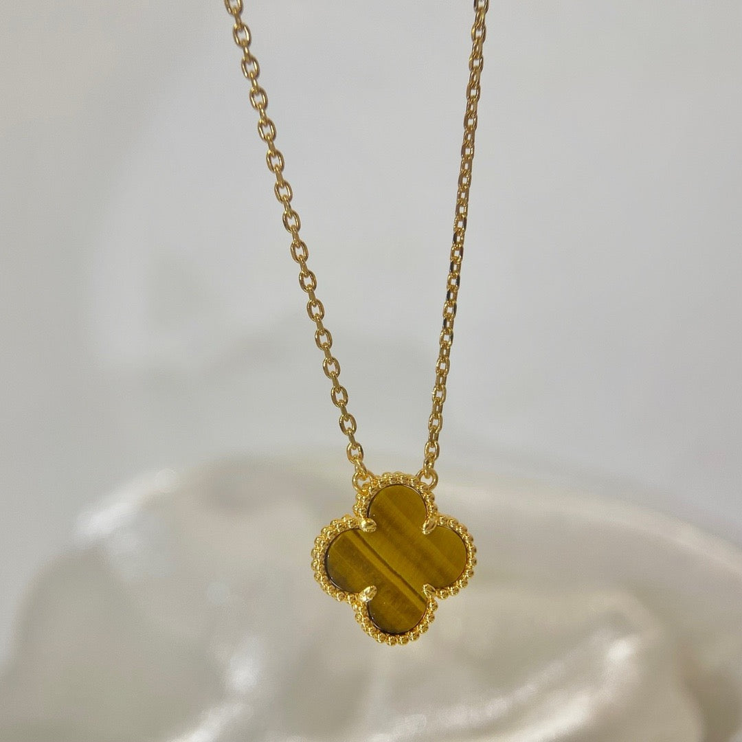 Goldene Halskette