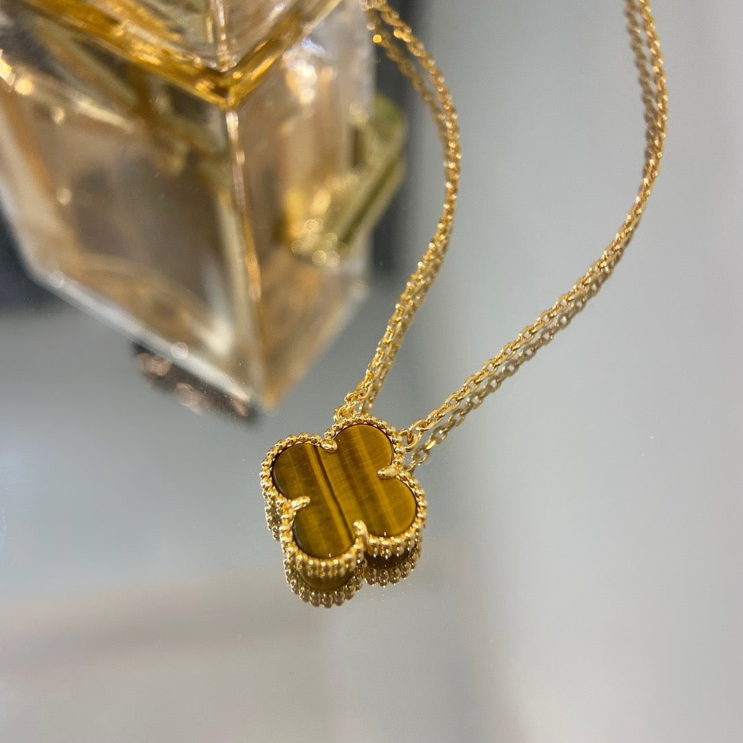 Goldene Halskette