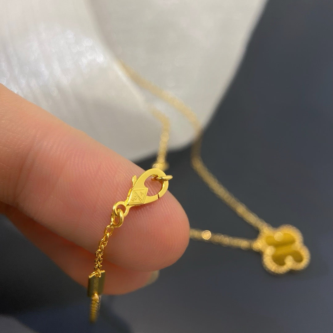 Goldene Halskette