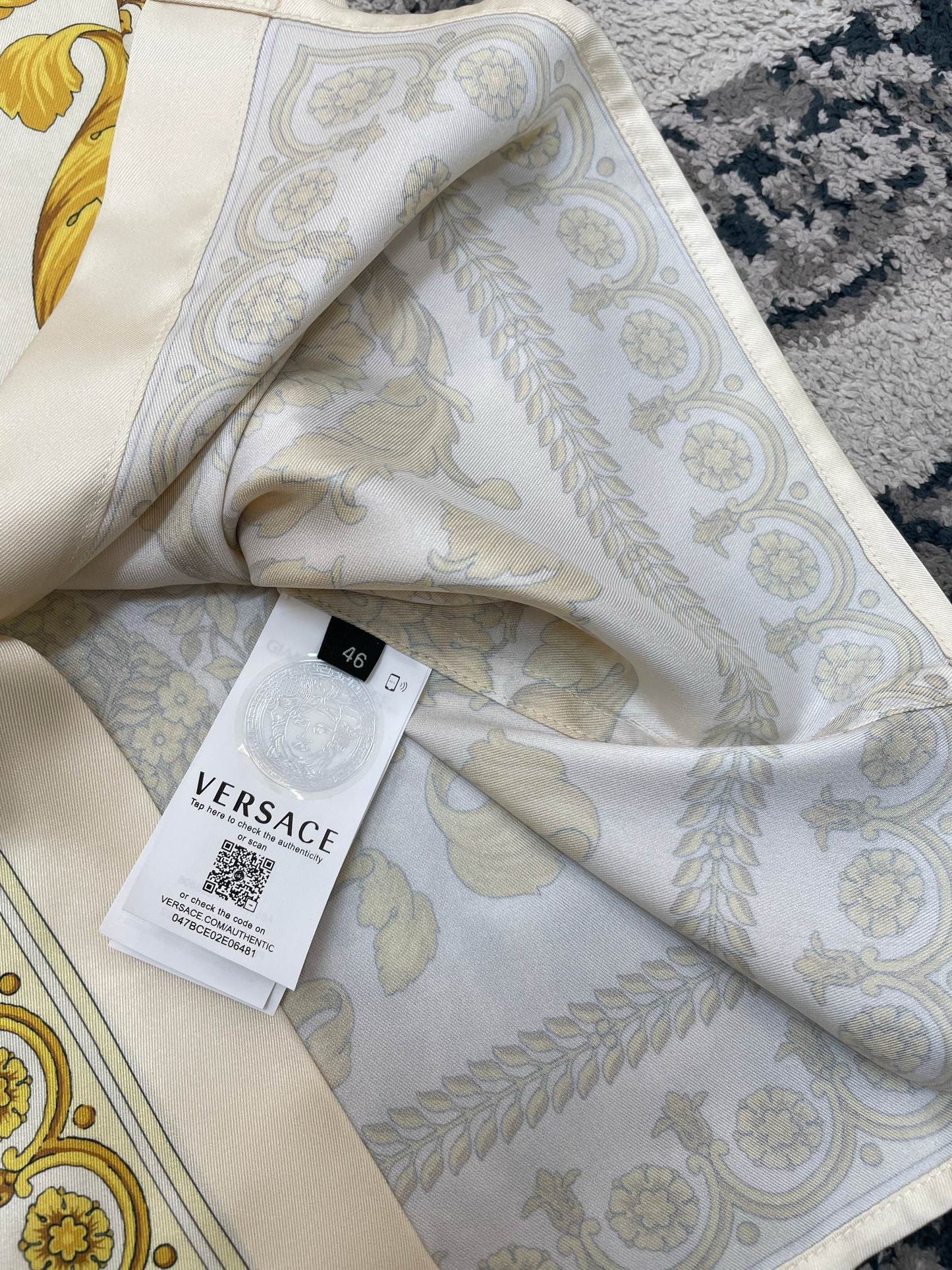 White Yellow Jacket