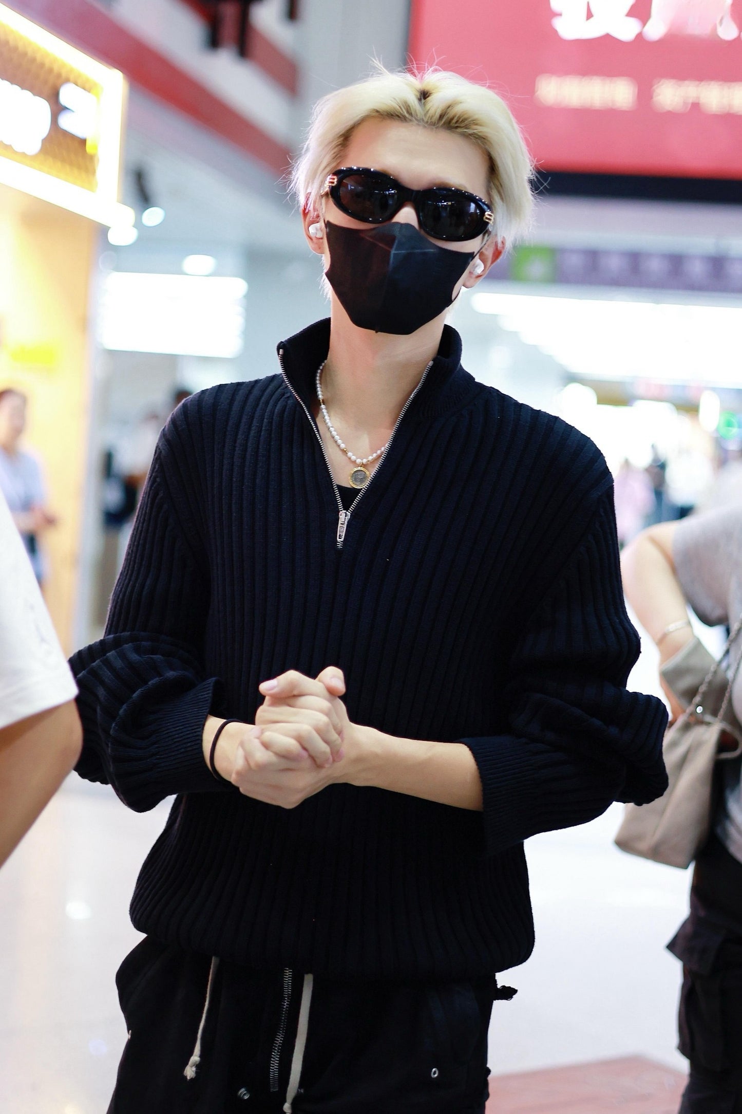 Black Sweatshirt