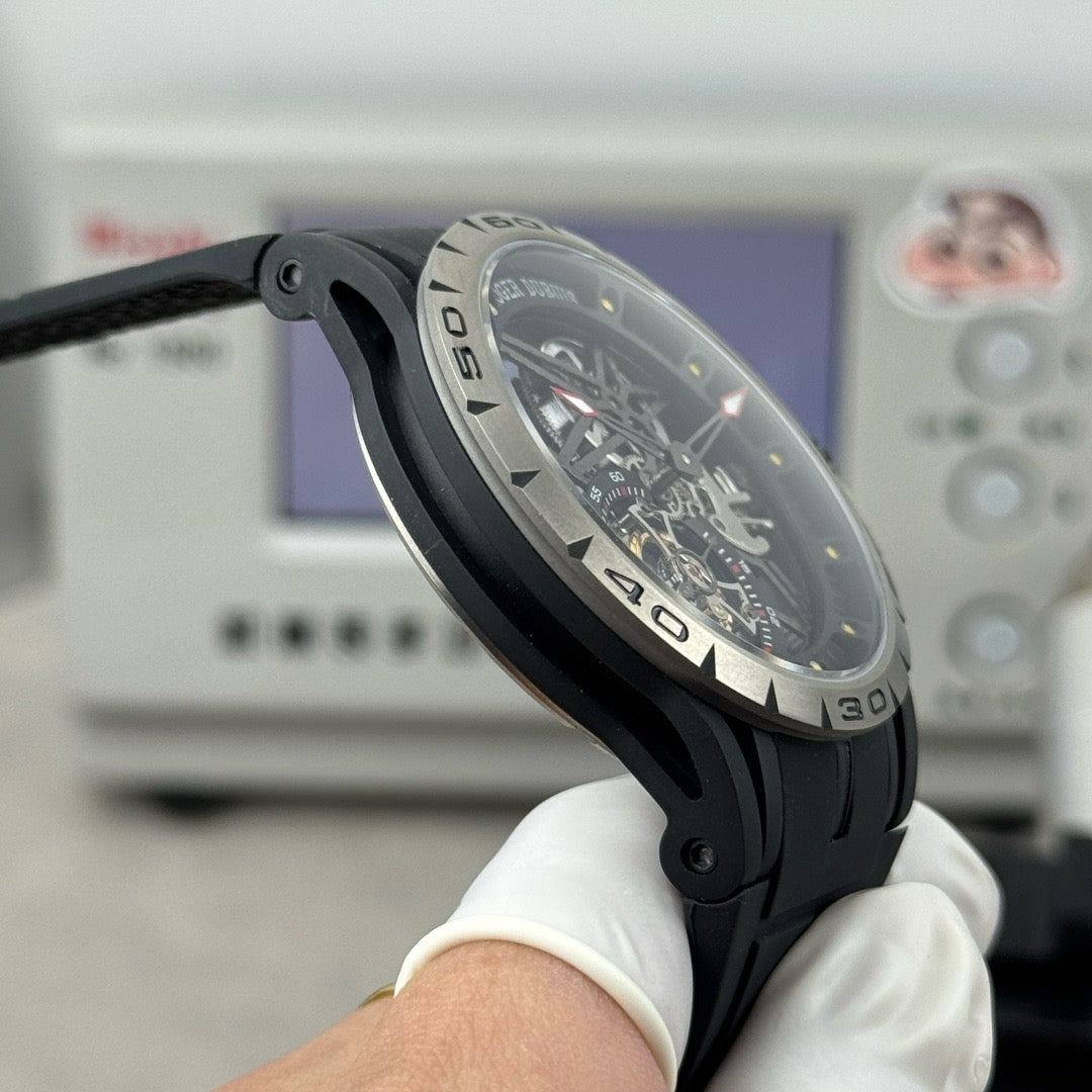 Black and White Watch