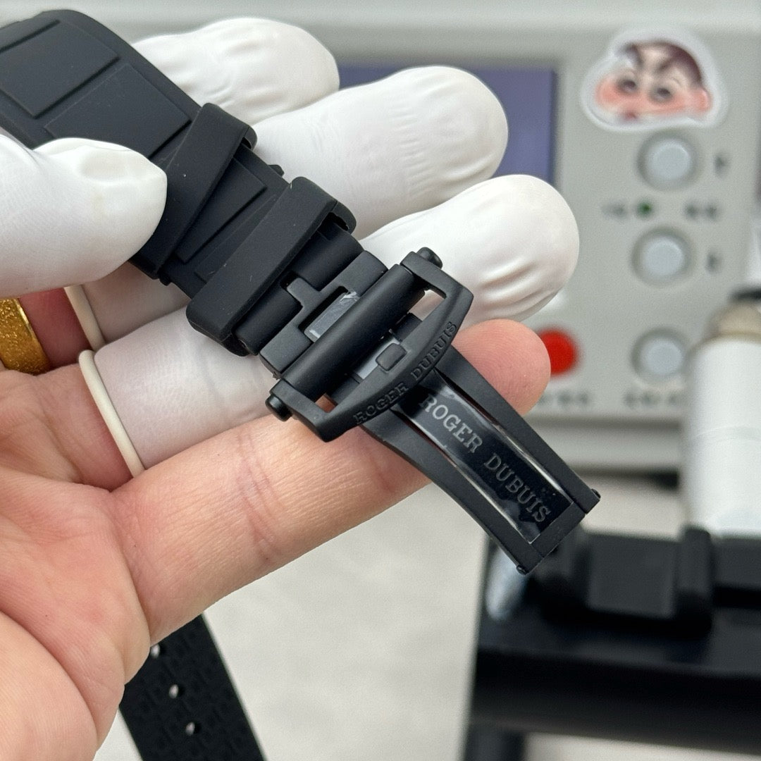 Black and White Watch