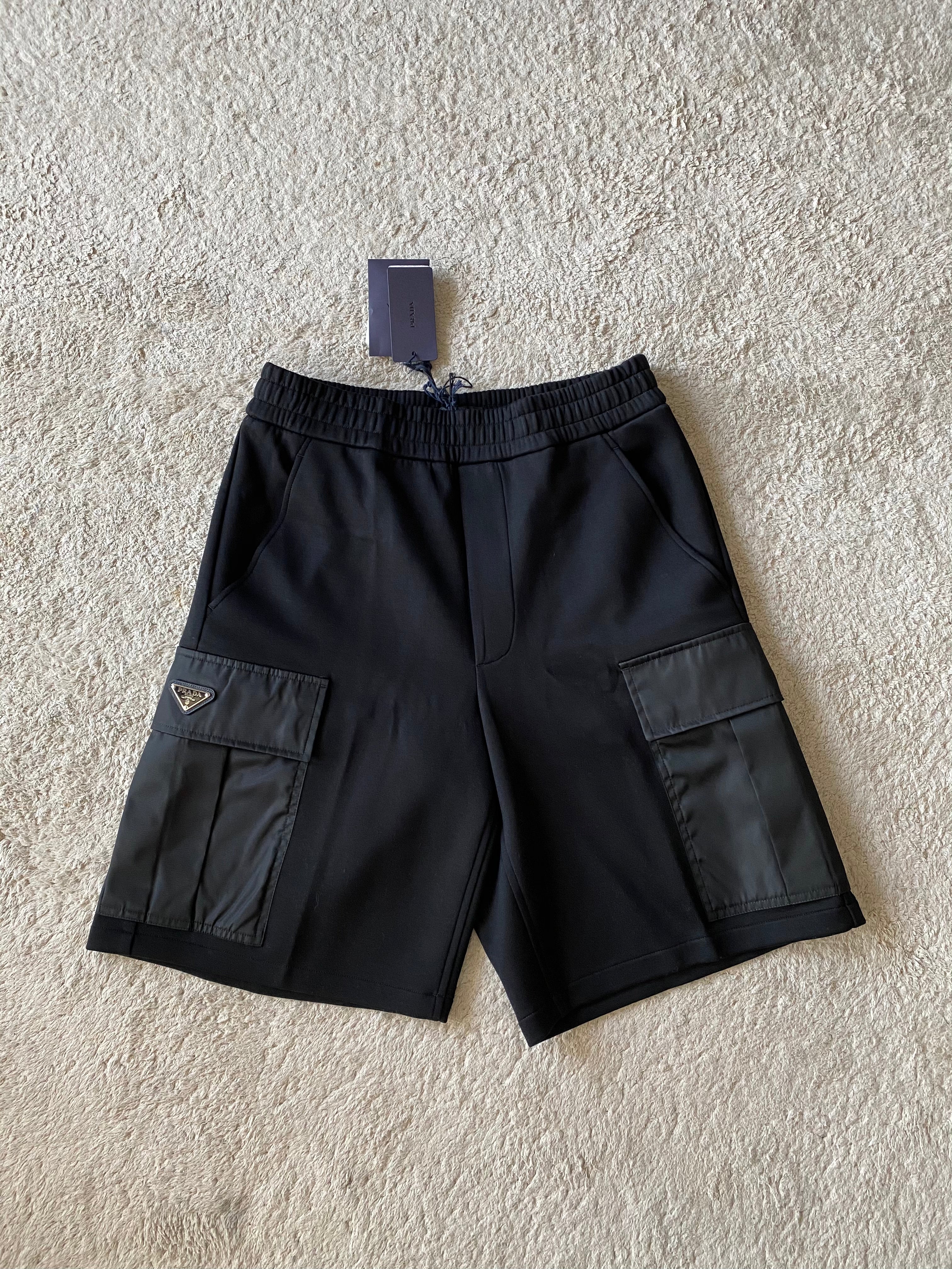 Black Short