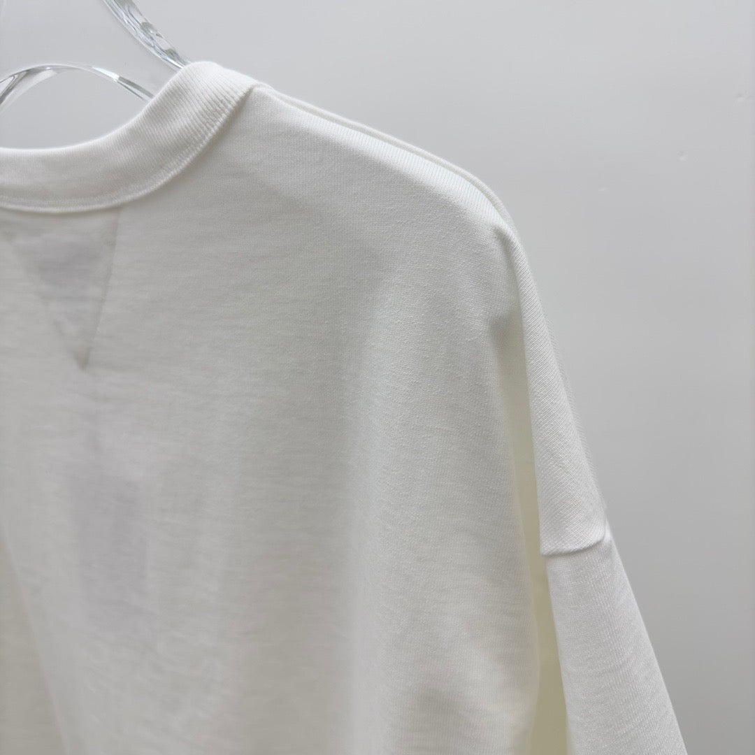 White T-shirt - Size L
