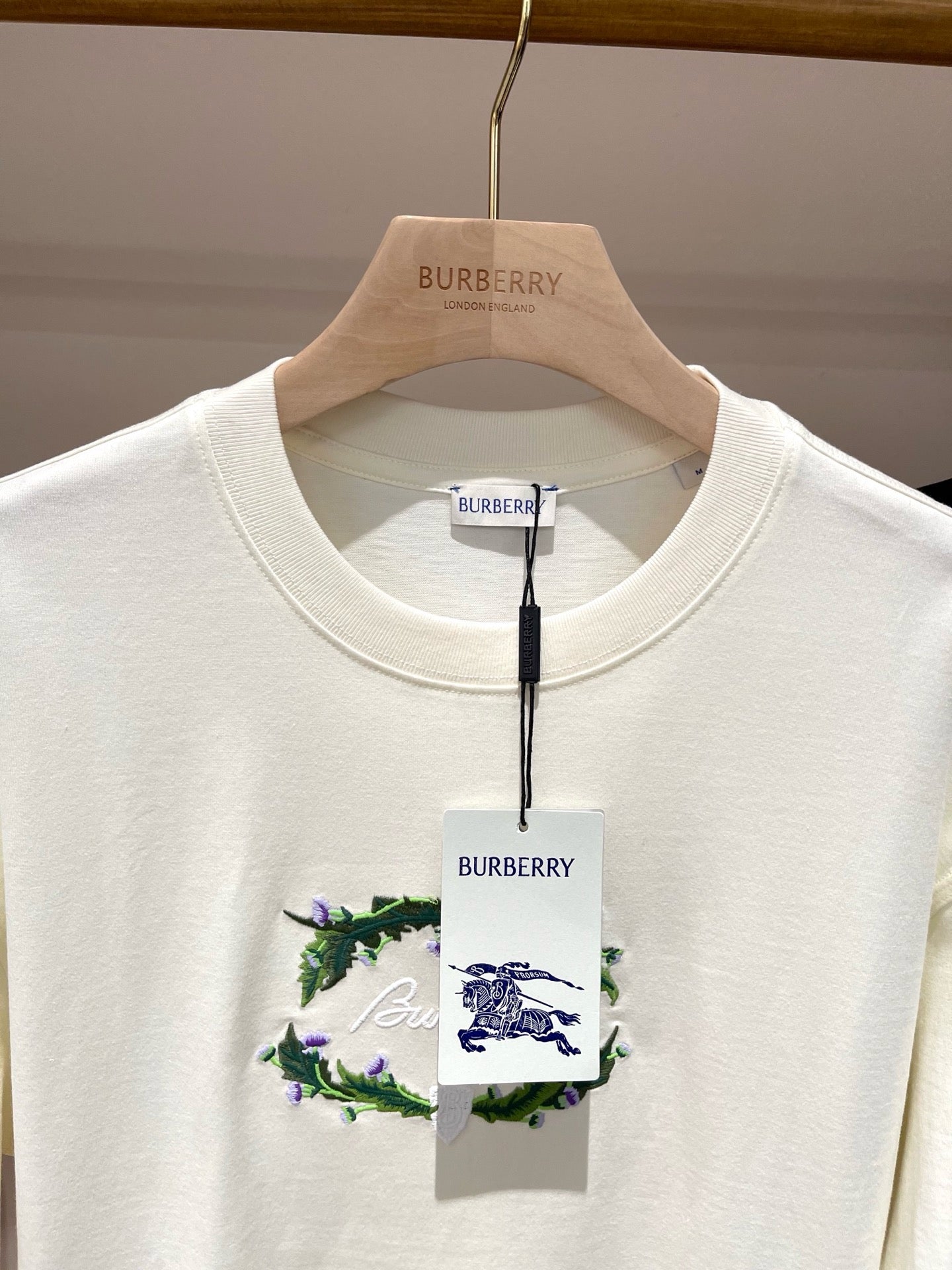 Camiseta en blanco y negro