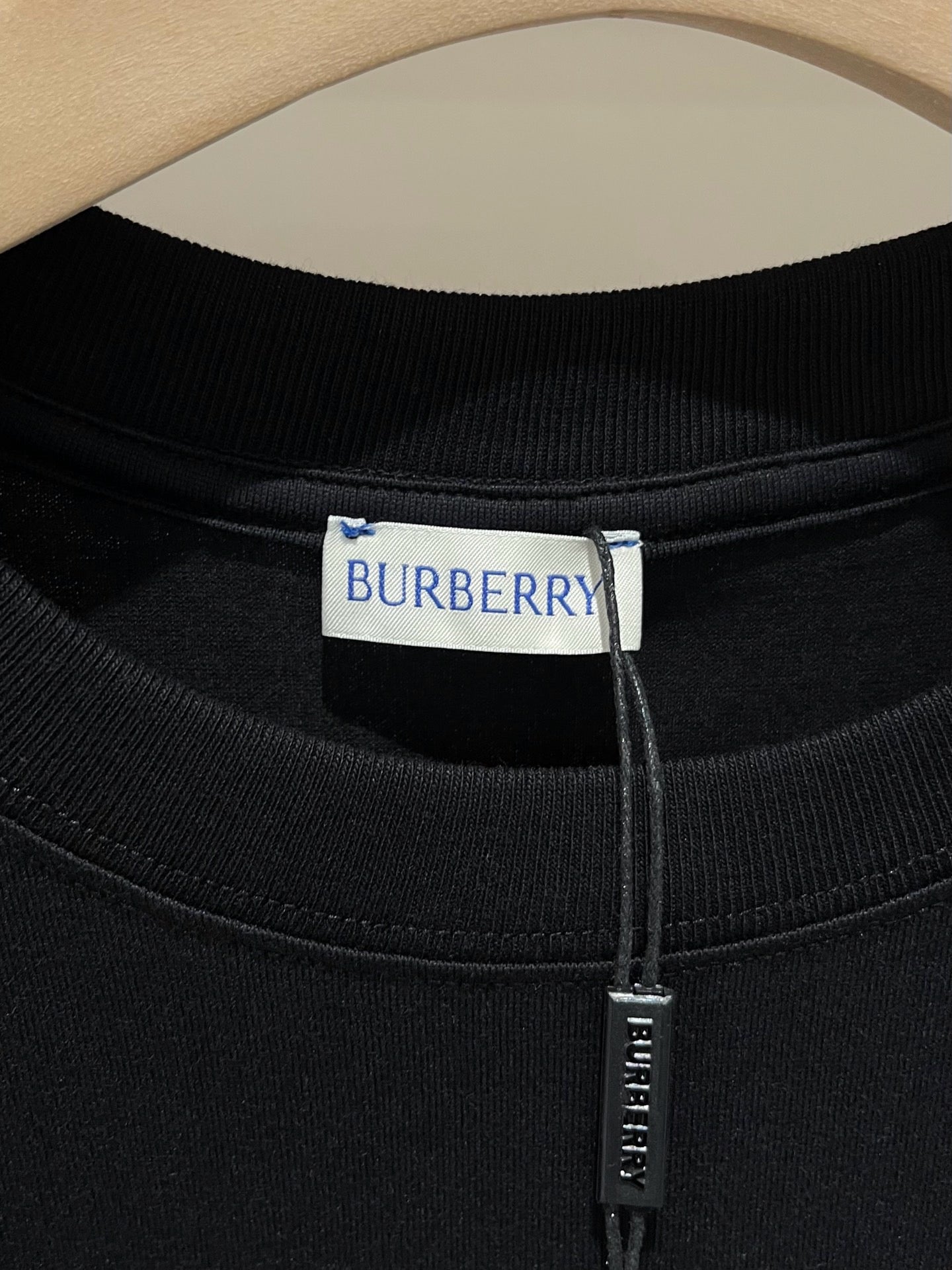 Camiseta en blanco y negro