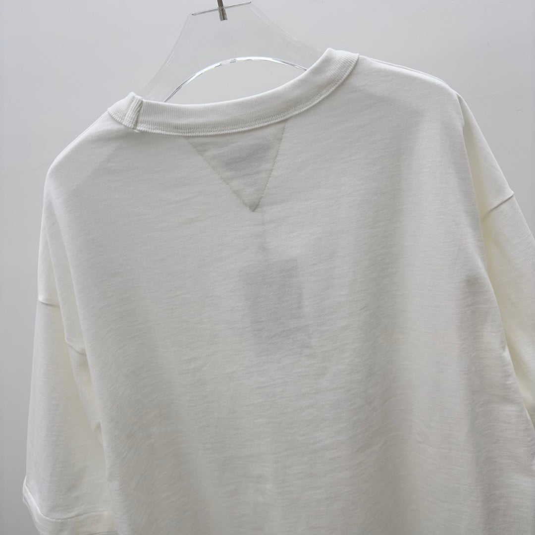 White T-shirt - Size L