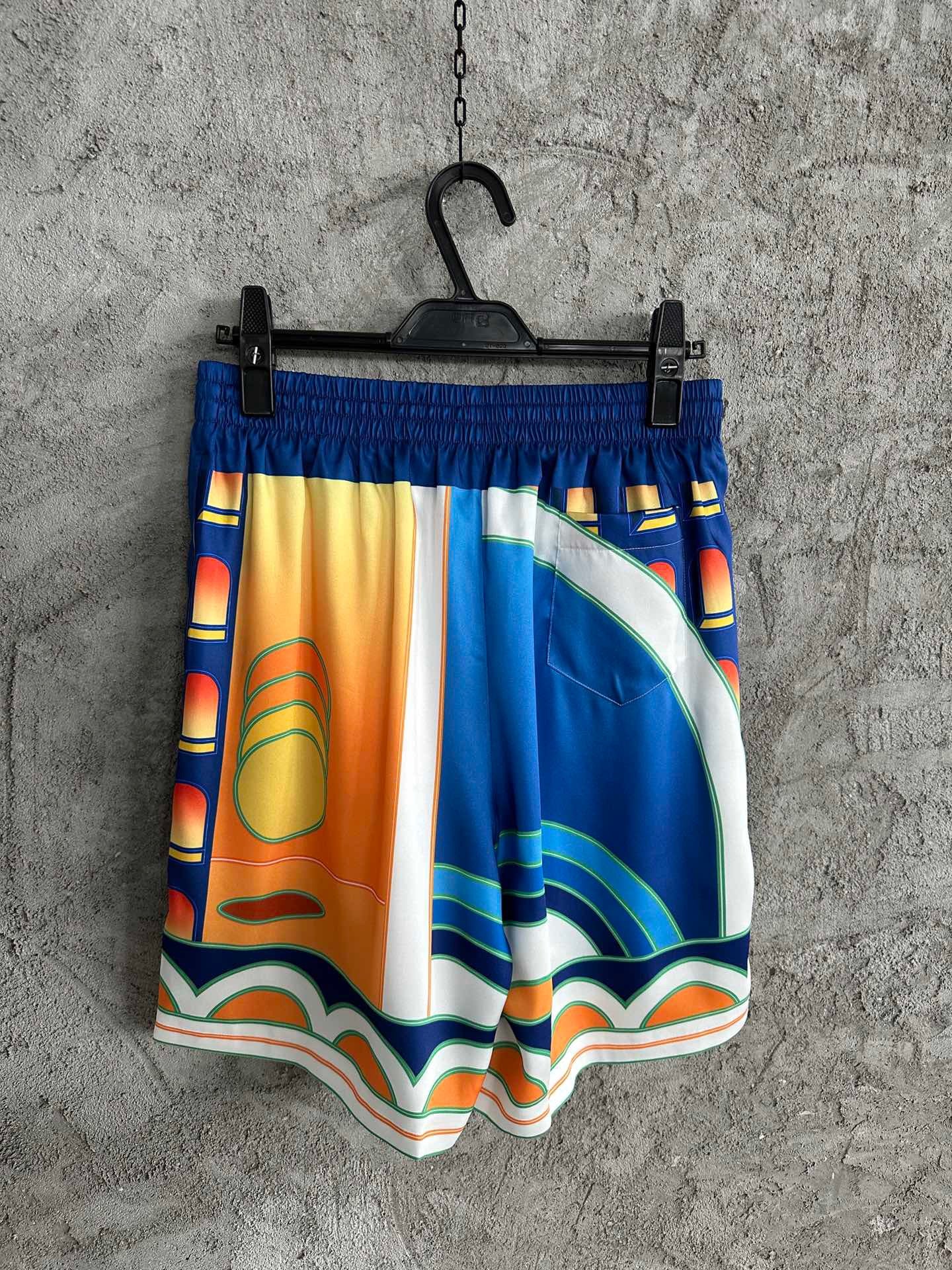 Multi-color Short