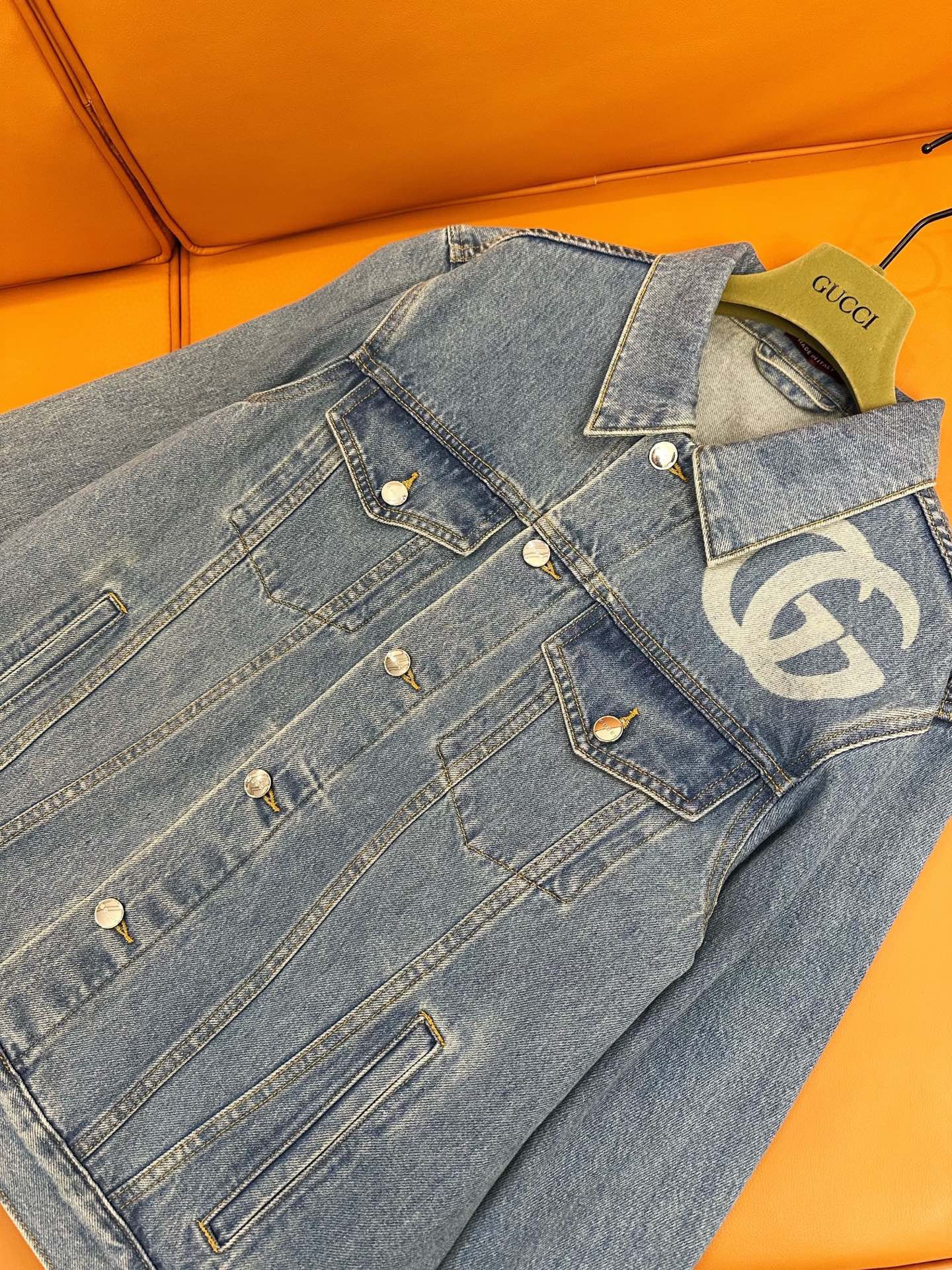 Blaue Jacke