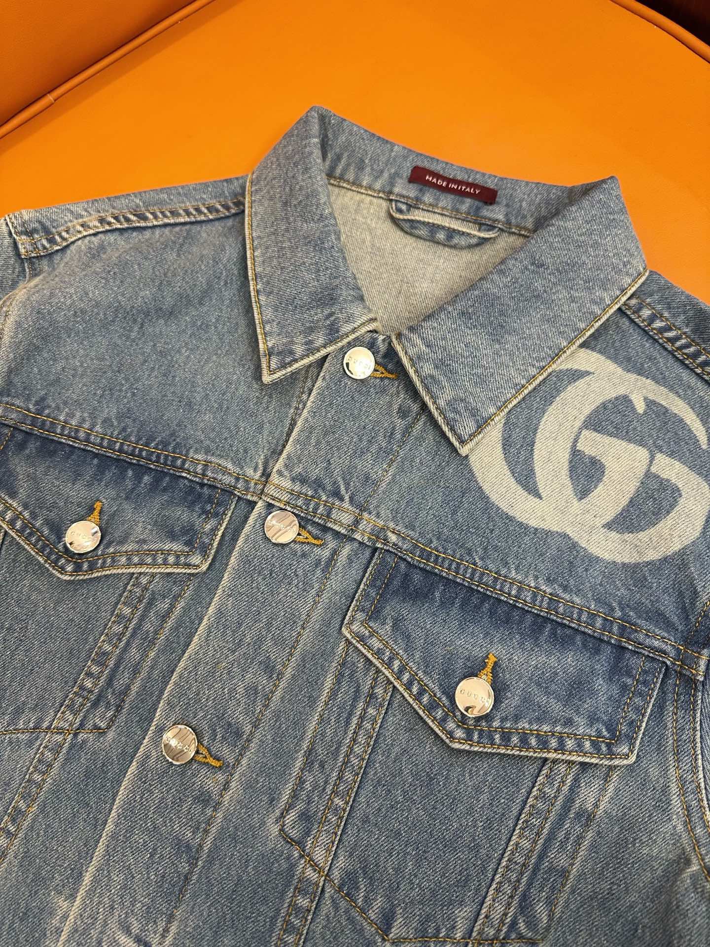Blaue Jacke