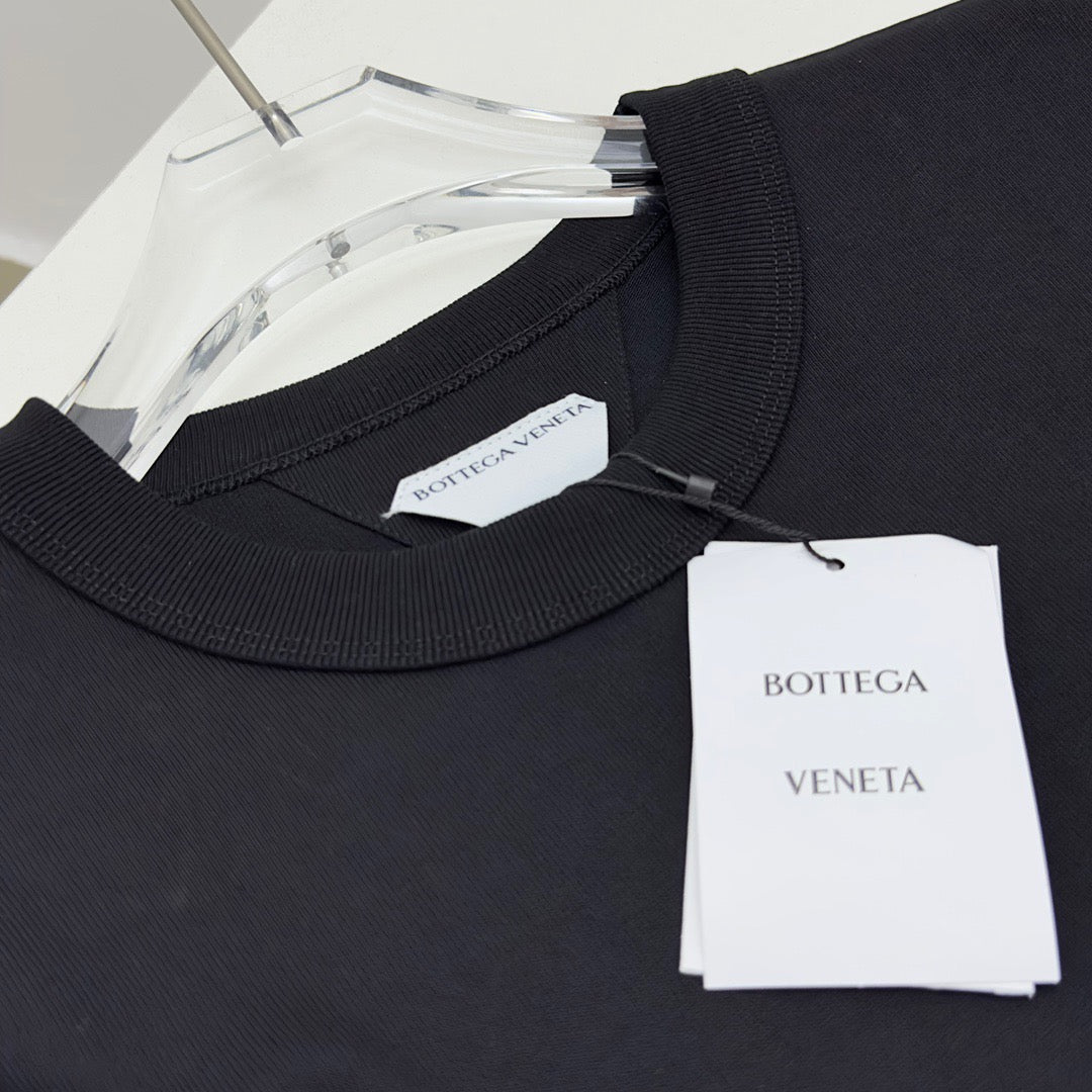 White T-shirt - Size L