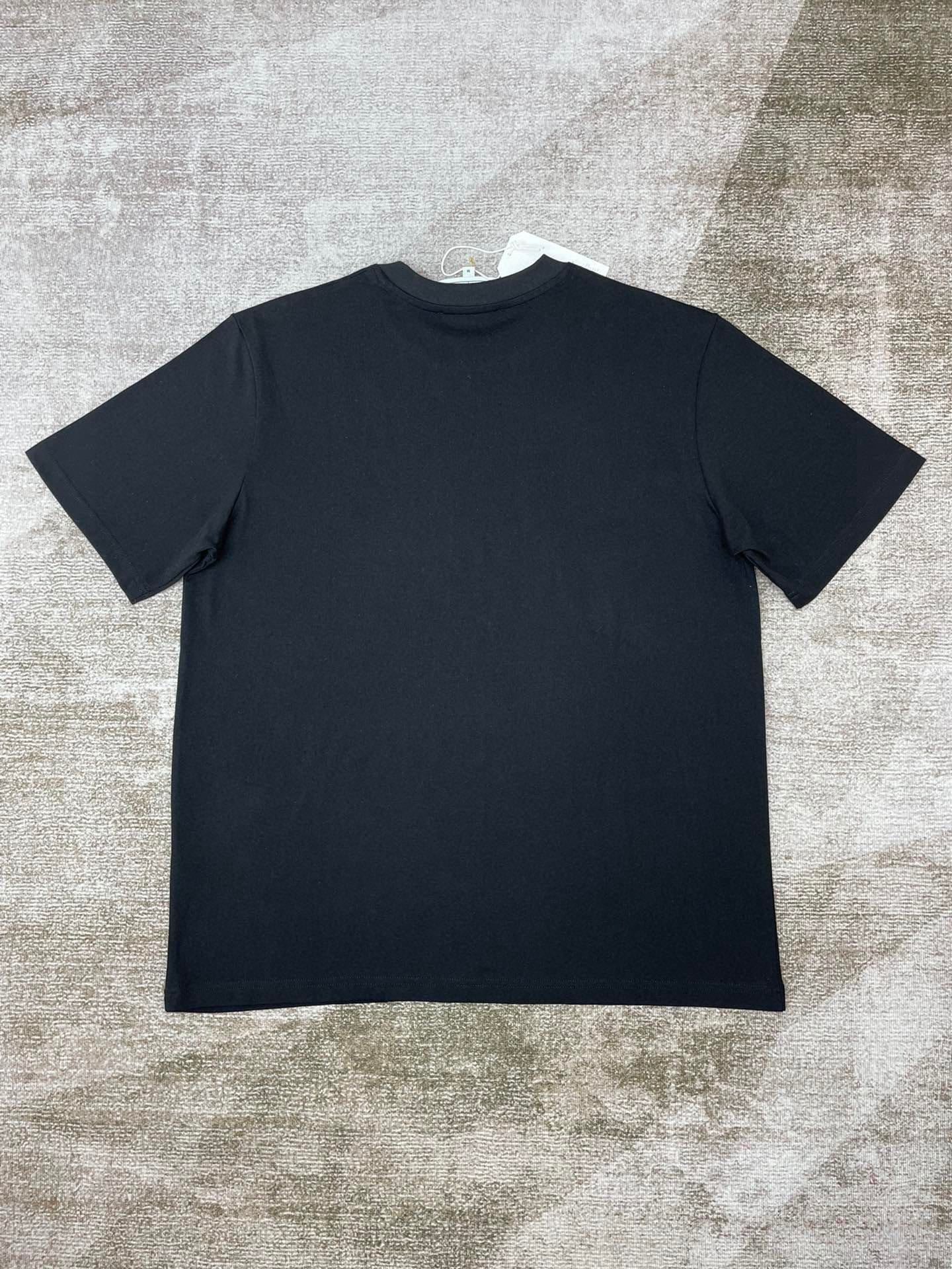 Black T-shirt