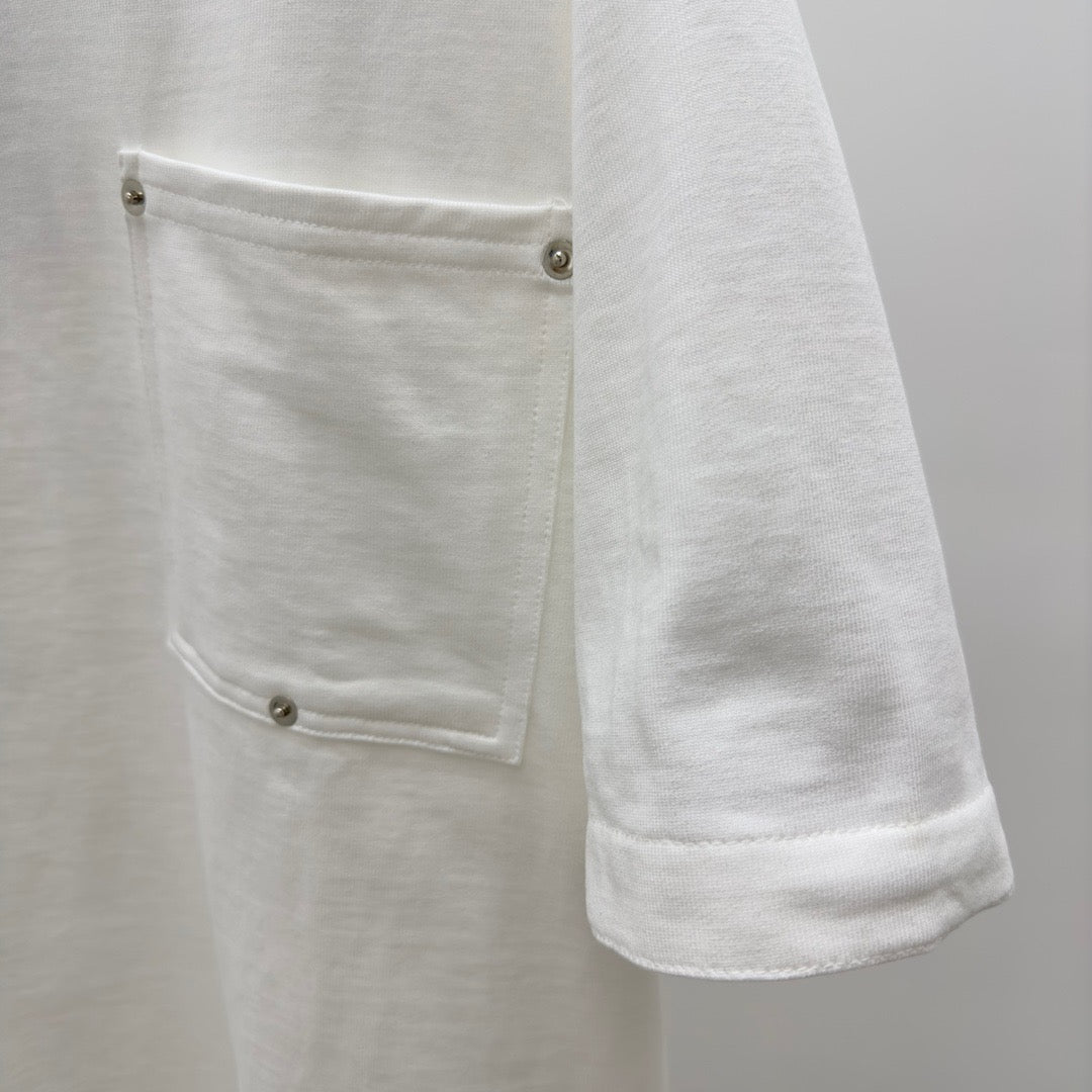 White T-shirt - Size L