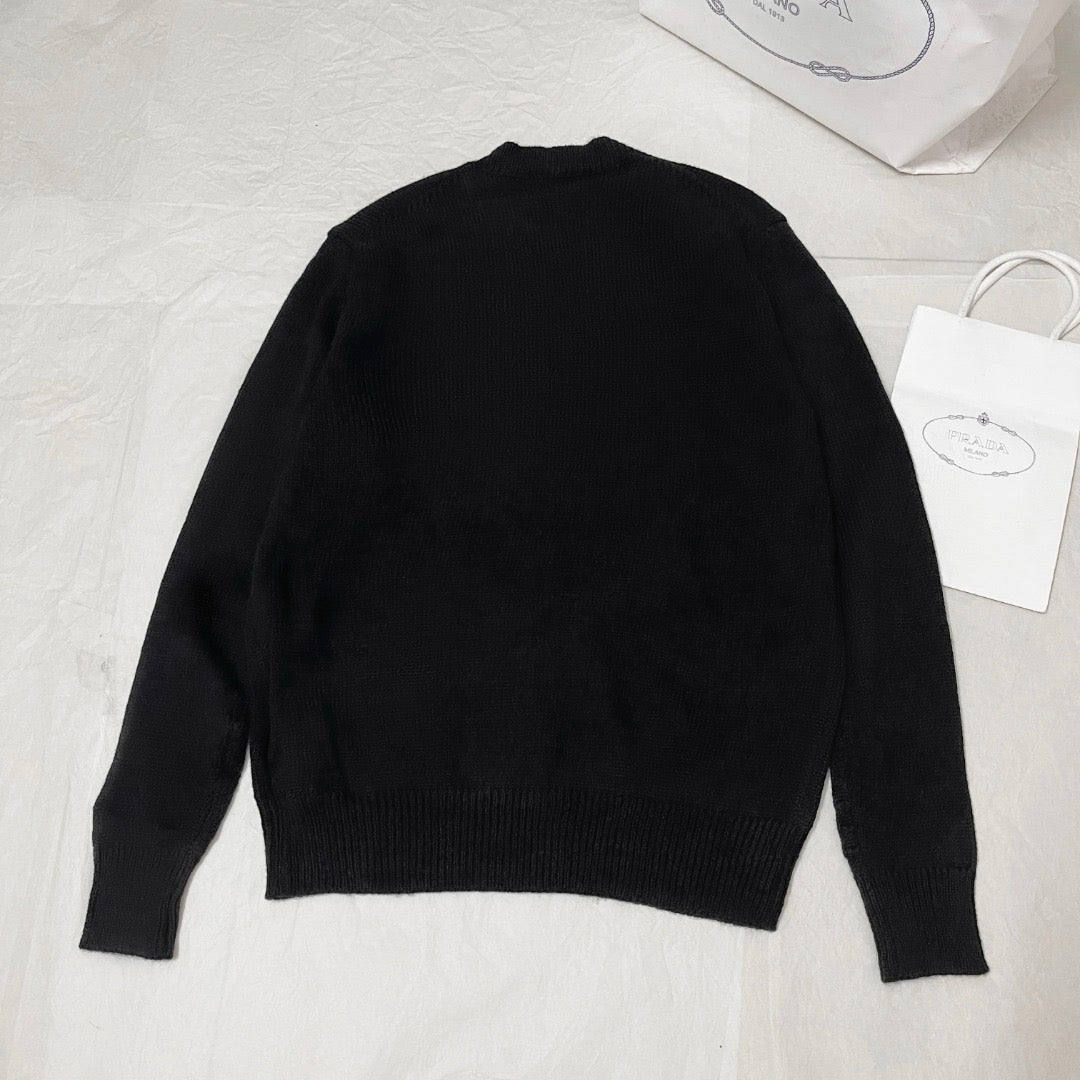 Black Sweatshirt