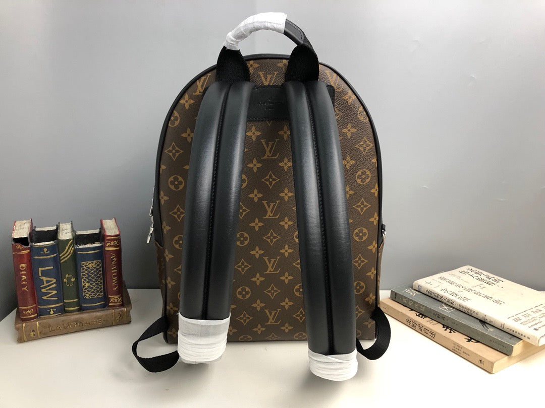 Bolsas marrones y grises