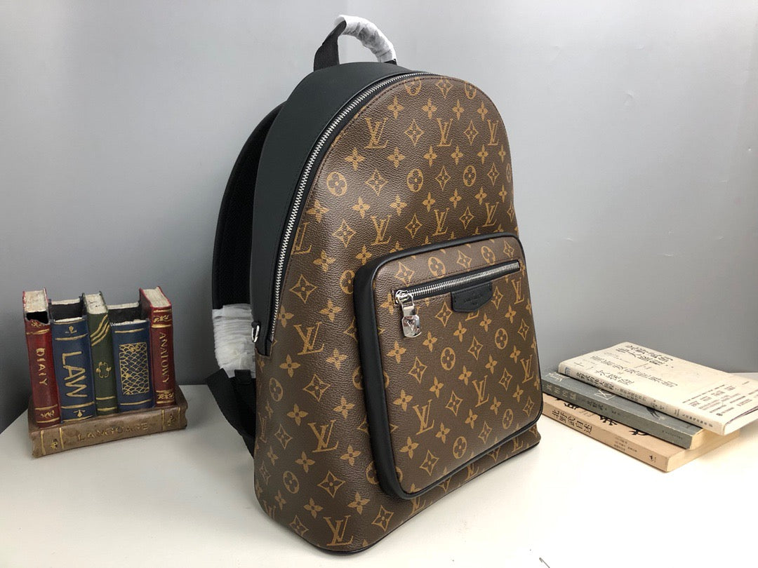 Bolsas marrones y grises