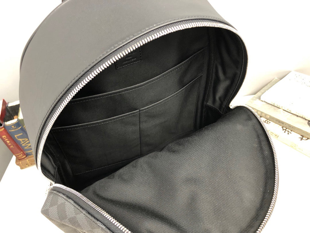 Bolsas marrones y grises