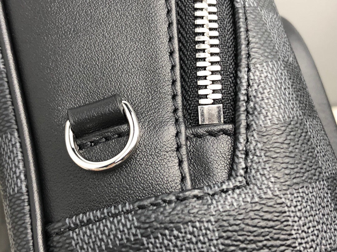 Bolsas marrones y grises