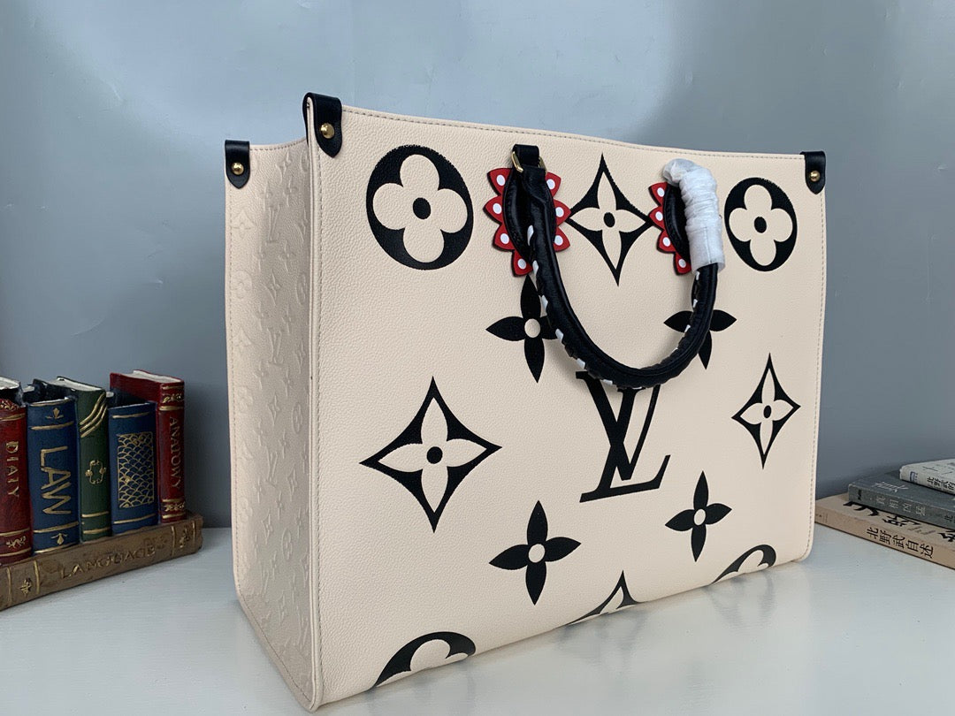 Bolsos en blanco roto y negro
