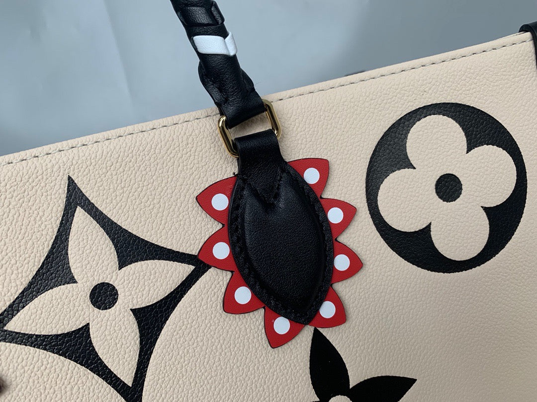 Bolsos en blanco roto y negro