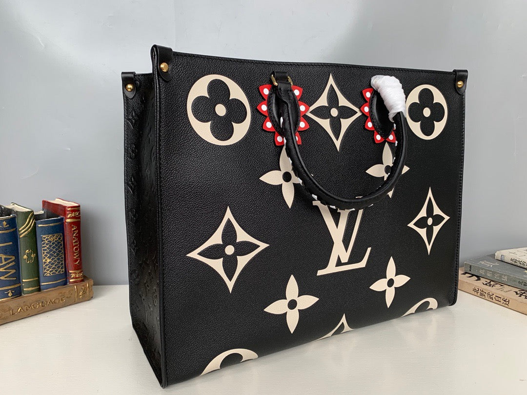 Bolsos en blanco roto y negro