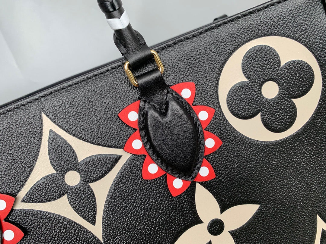 Bolsos en blanco roto y negro