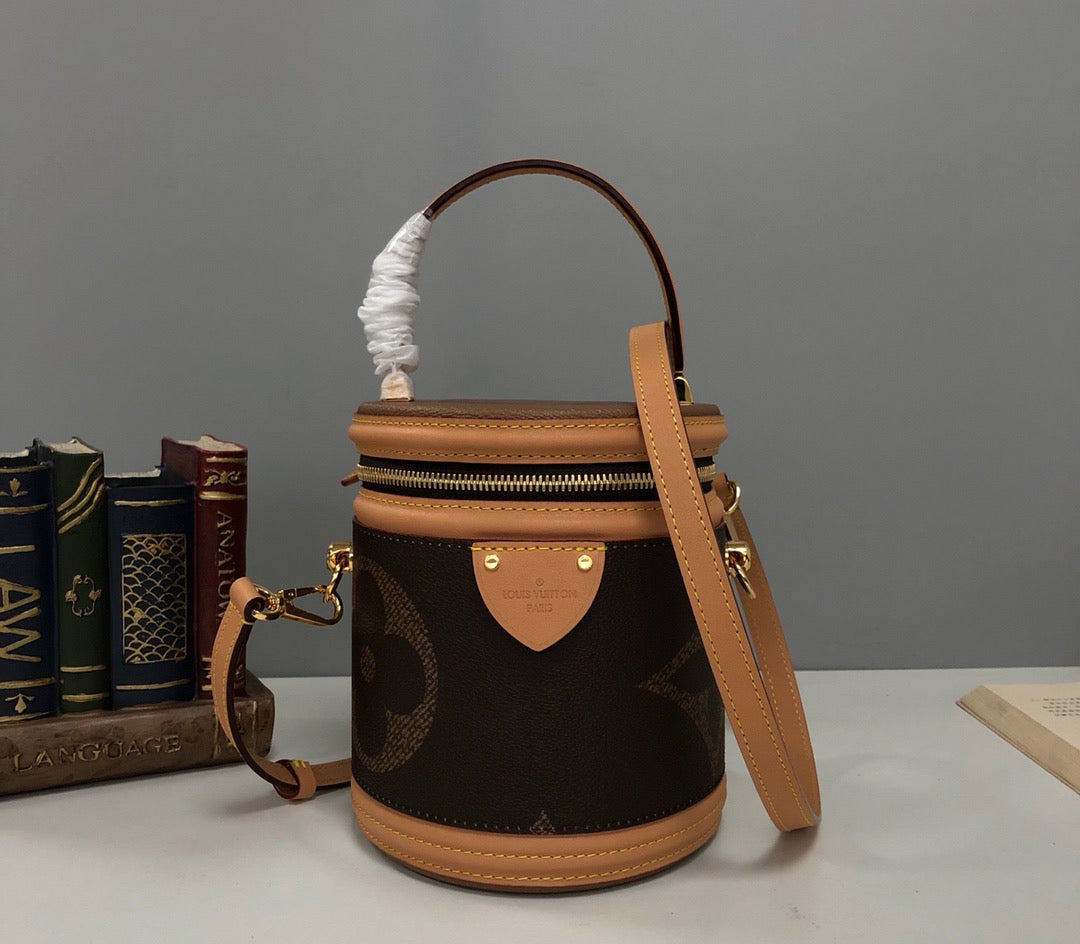Bolsas negras y marrones