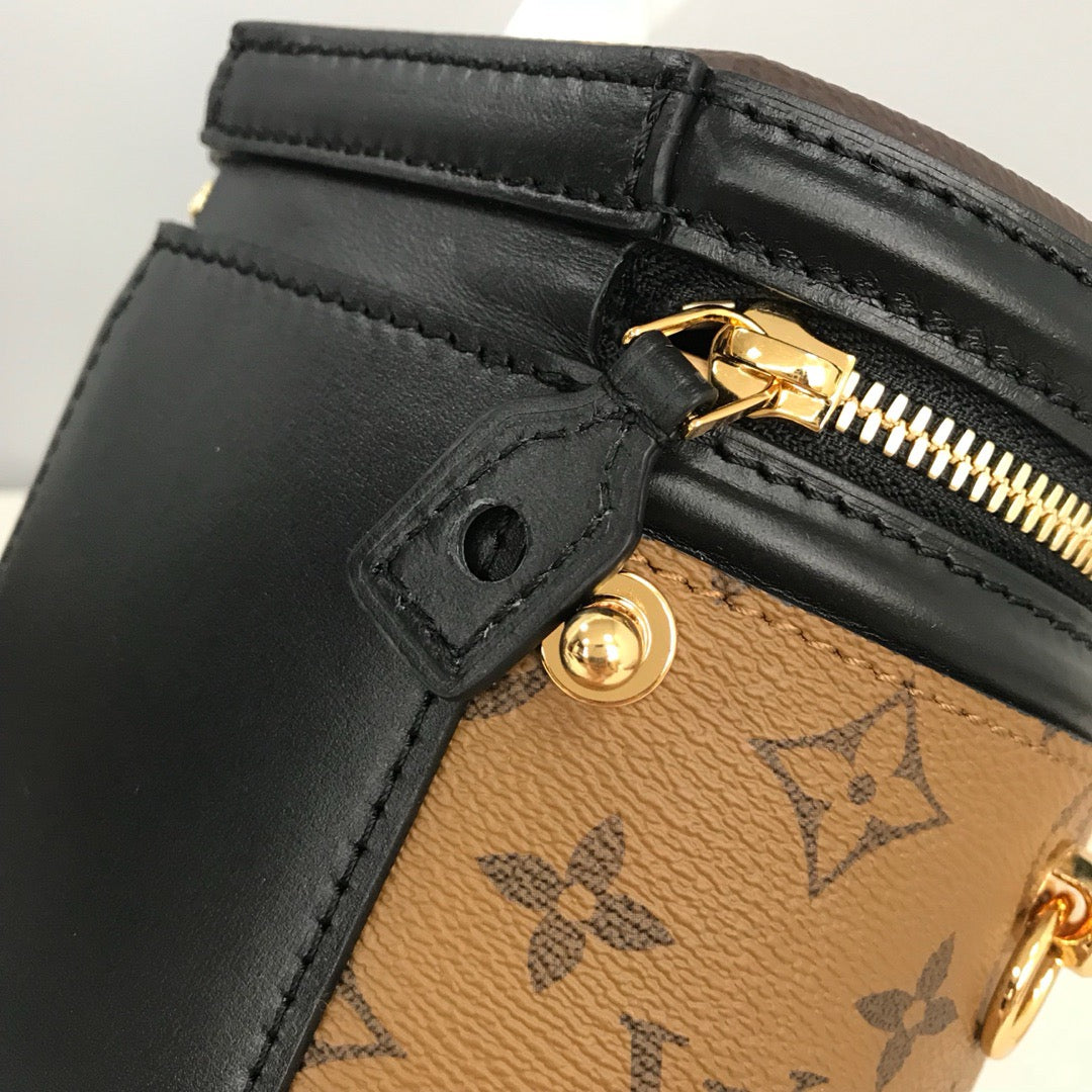 Bolsas negras y marrones