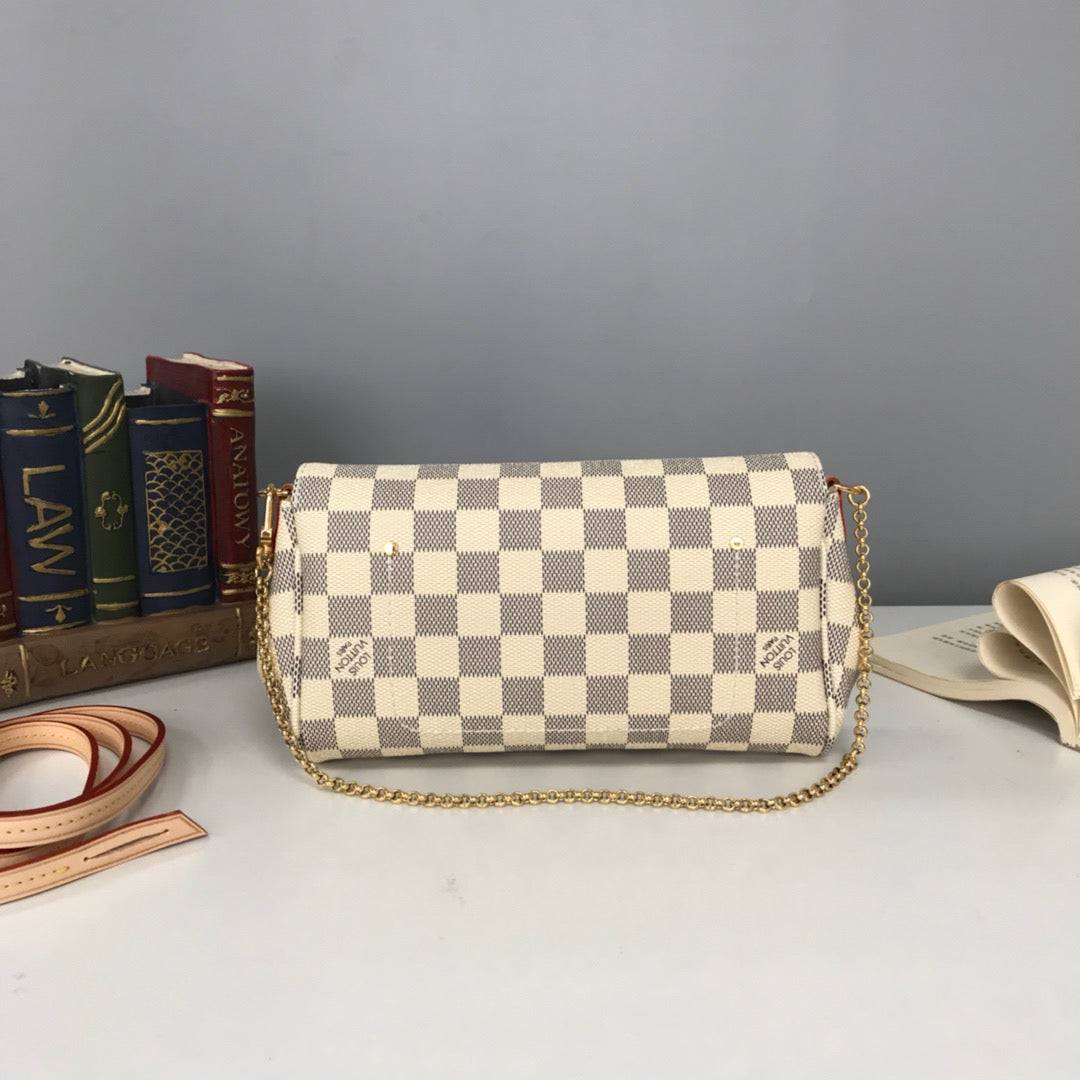 Wheat, Brown and Black Bags