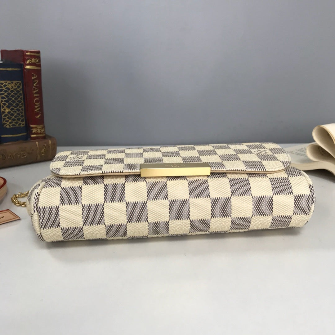 Wheat, Brown and Black Bags