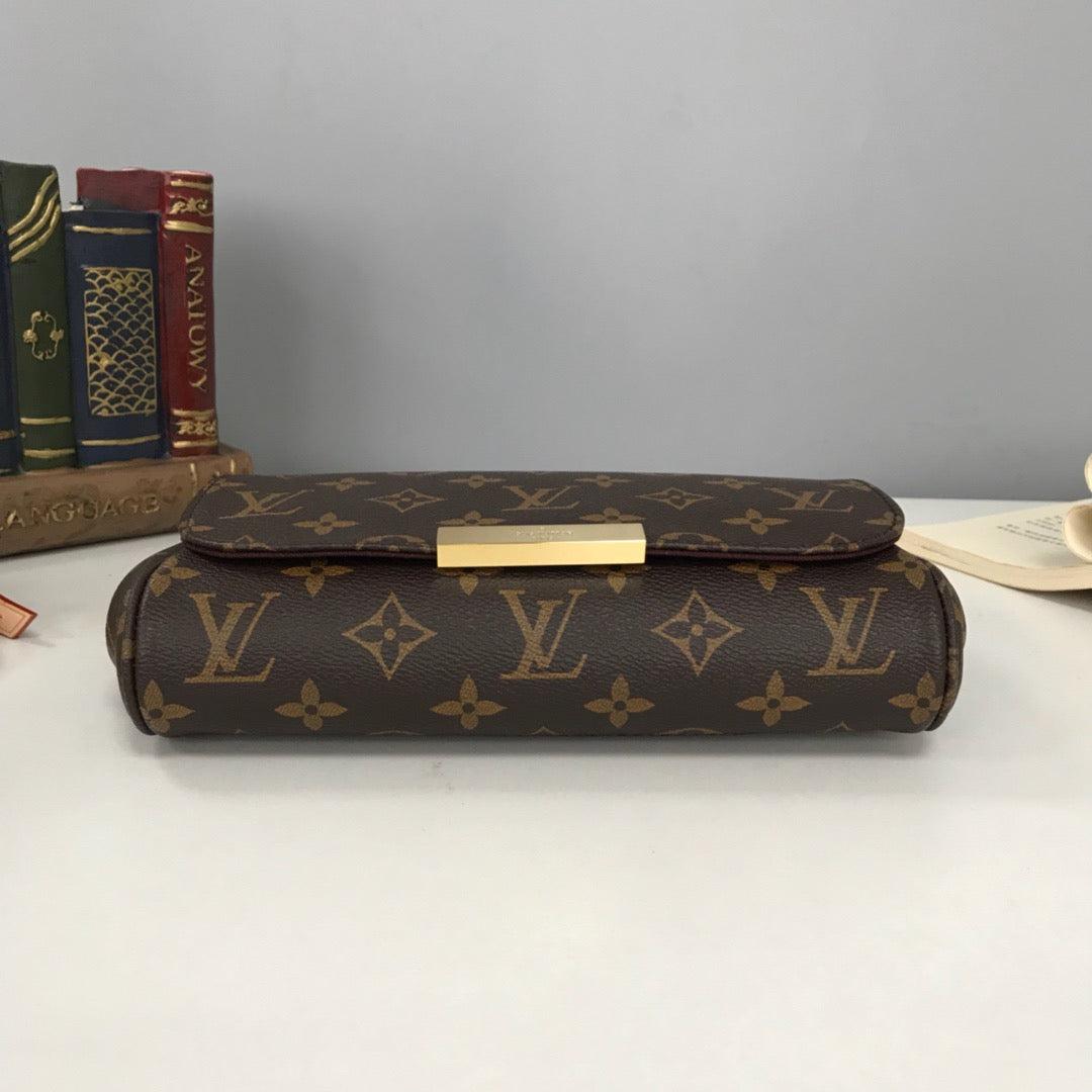 Wheat, Brown and Black Bags