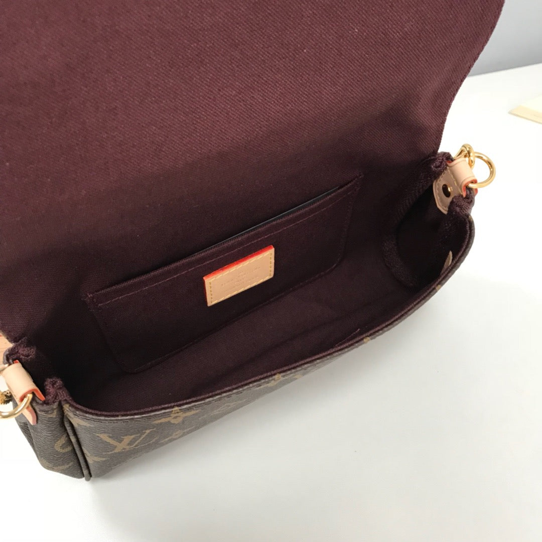 Wheat, Brown and Black Bags