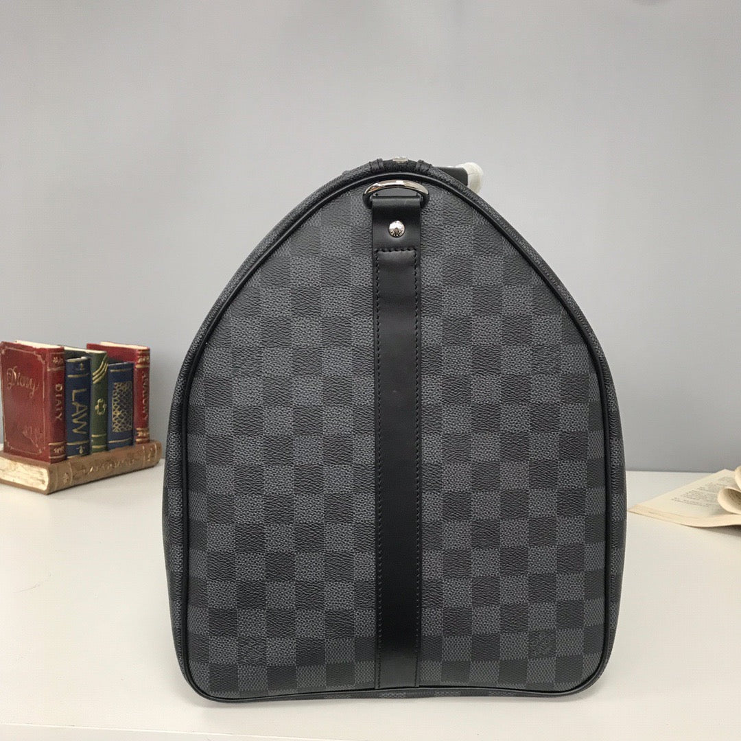 Bolsas grises y marrones