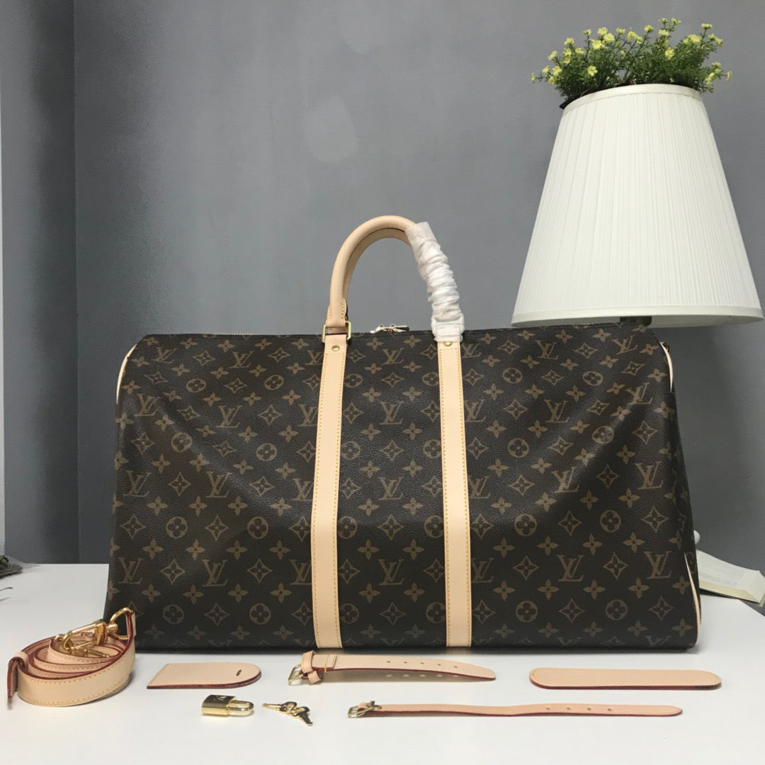 Bolsas grises y marrones