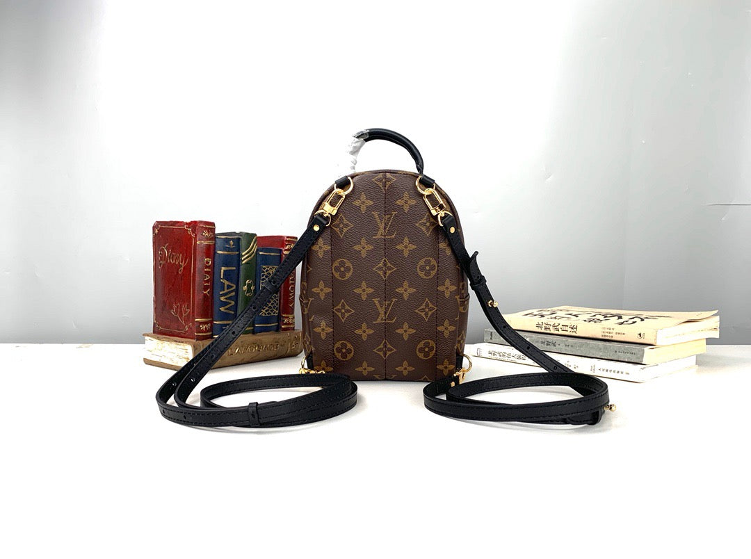 Bolsos marrones y negros