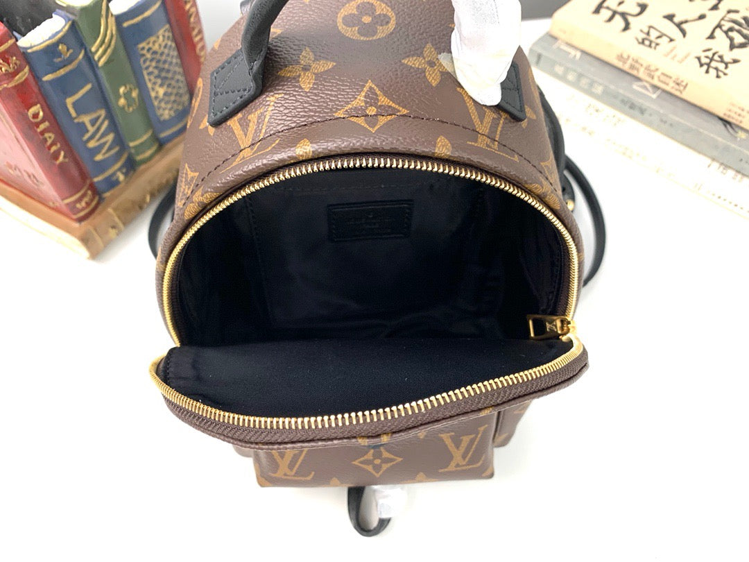 Bolsos marrones y negros