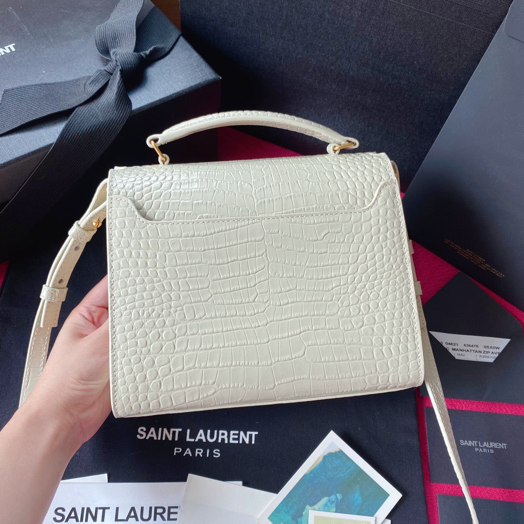 Bolsos en blanco roto y negro