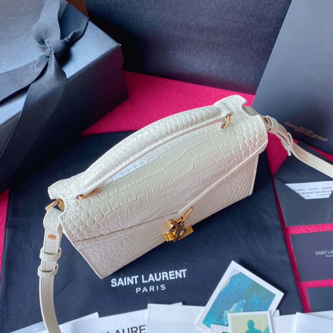 Bolsos en blanco roto y negro