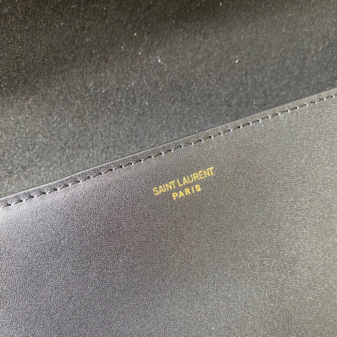Bolsos negros claros