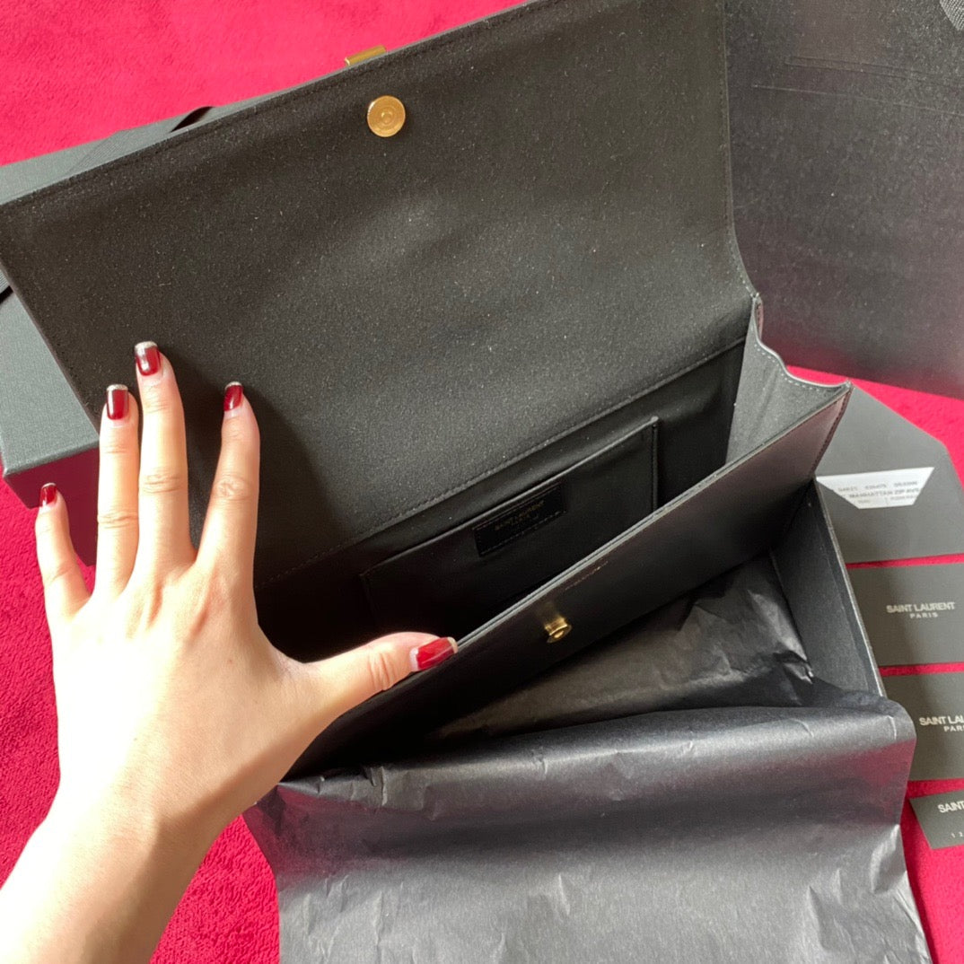 Bolsos negros claros
