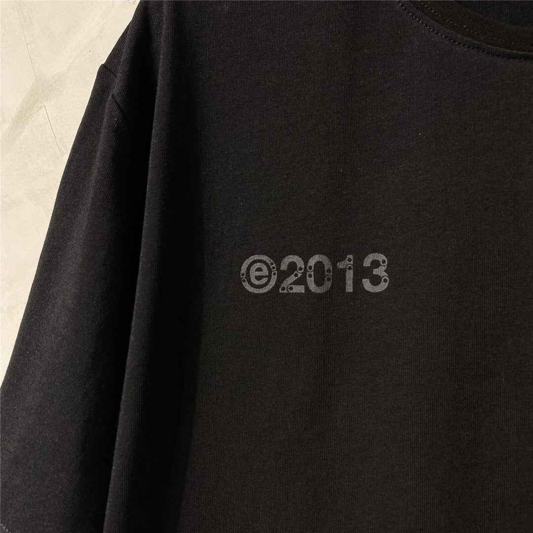 Sudaderas blancas y negras