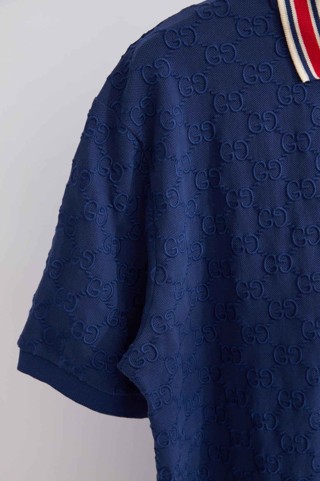 Blaue Poloshirts