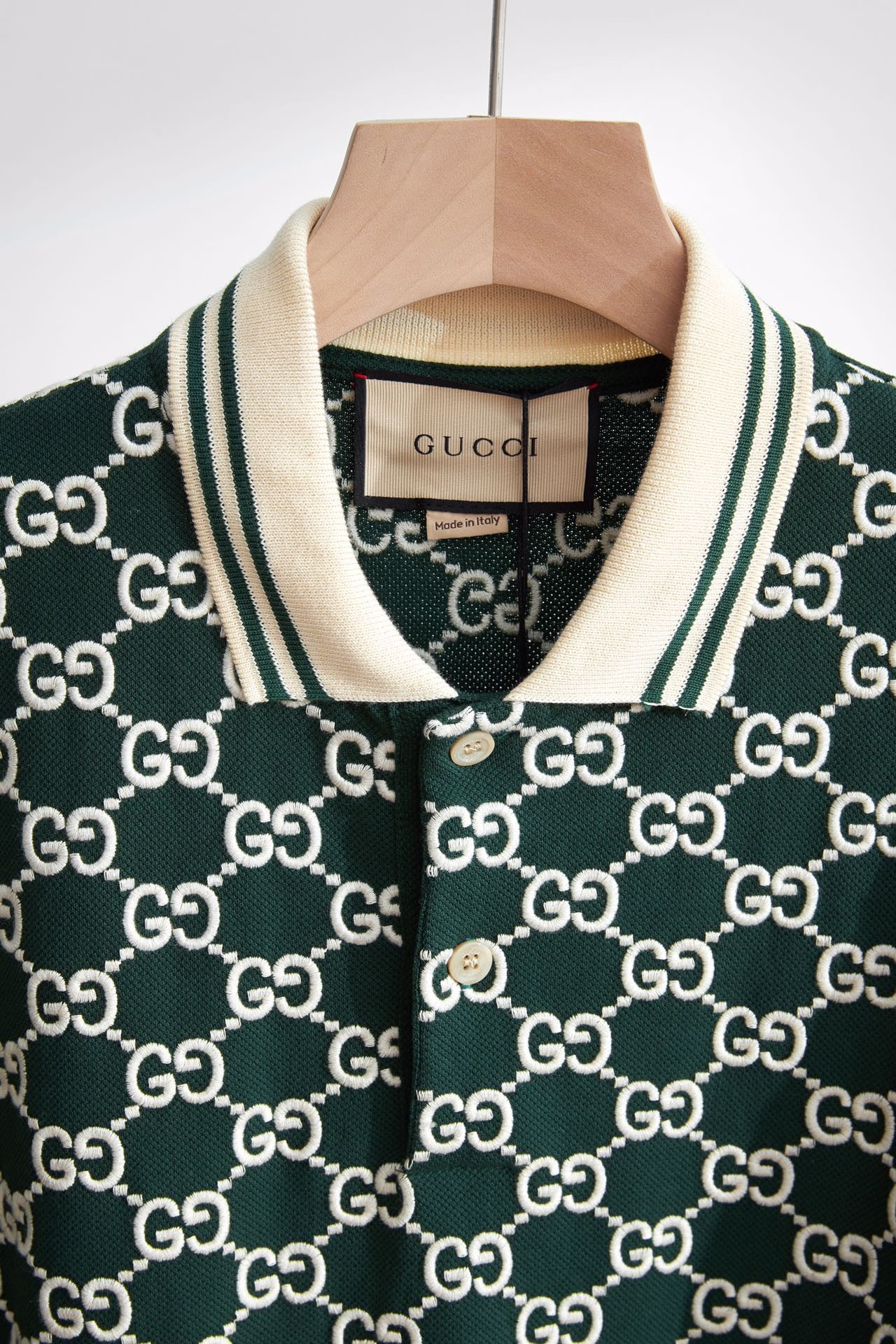 Schwarz-graue Poloshirts