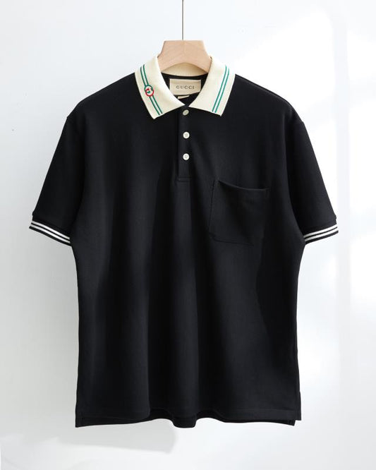 Schwarze Poloshirts