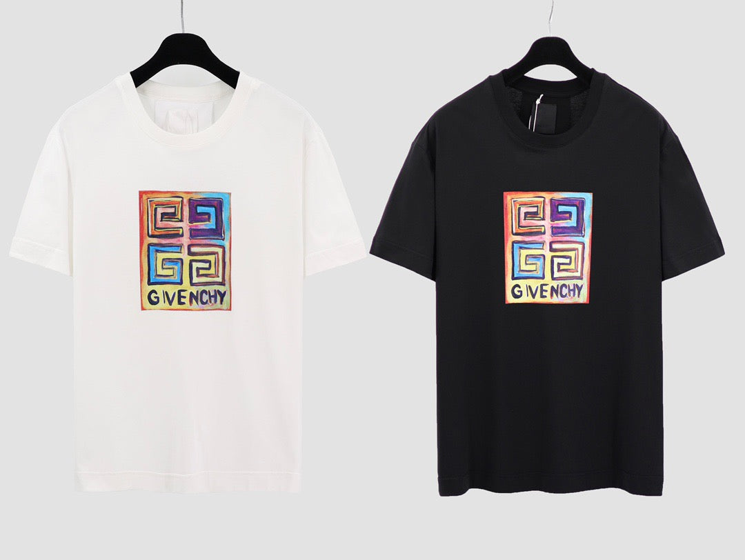 Camisetas en blanco y negro