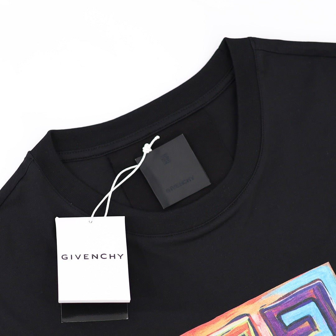 Camisetas en blanco y negro
