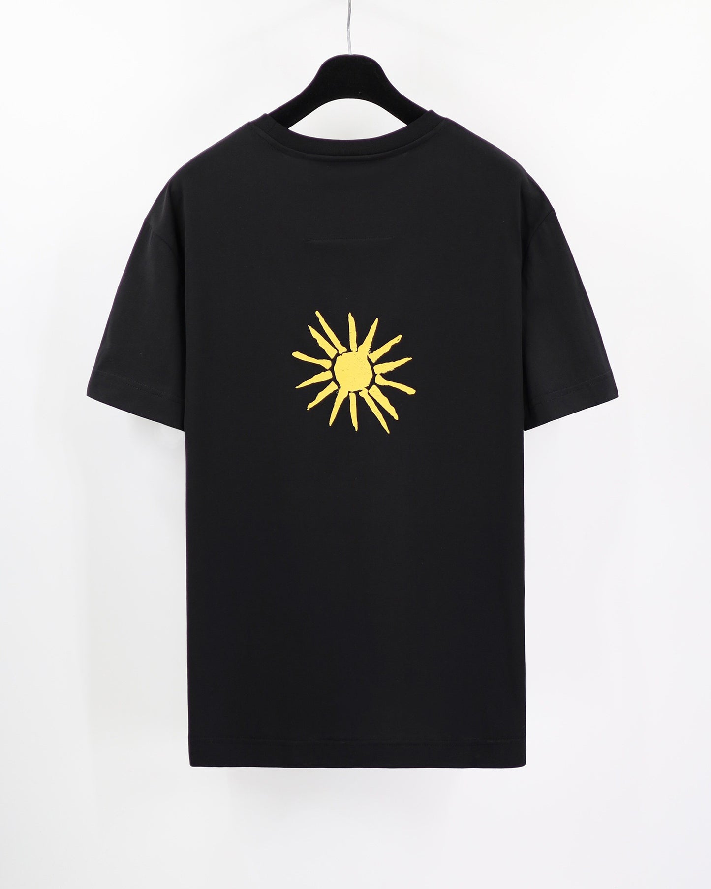 Camisetas en blanco y negro