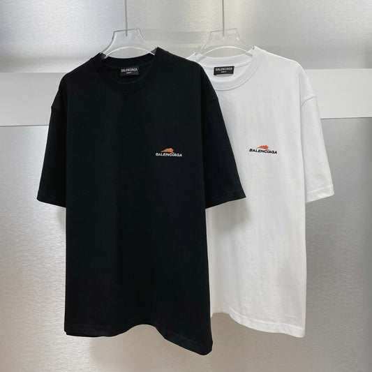 Schwarz-weiße T-Shirts