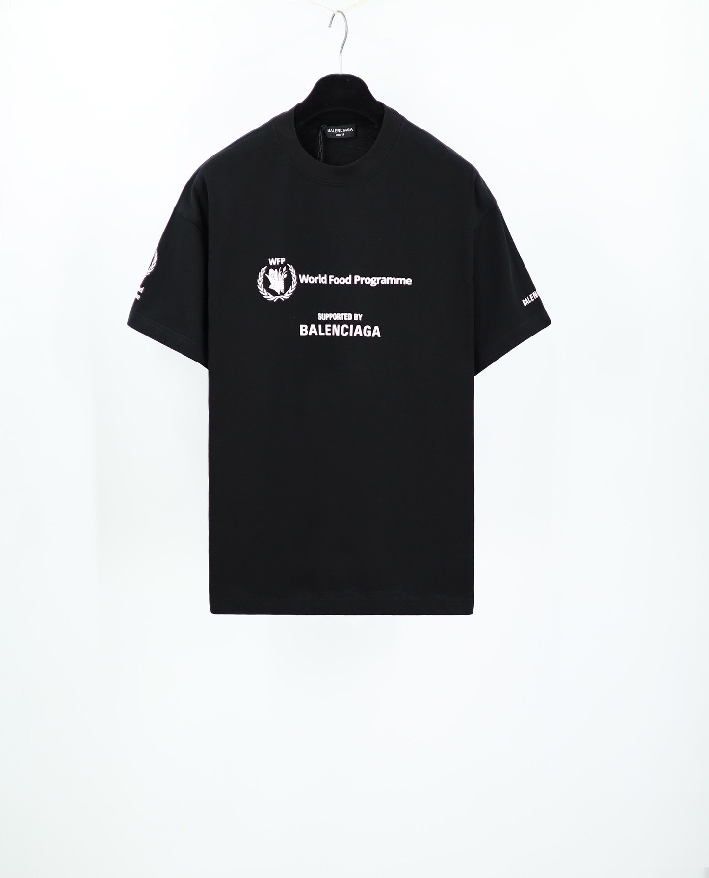 Weiße, schwarze T-Shirts